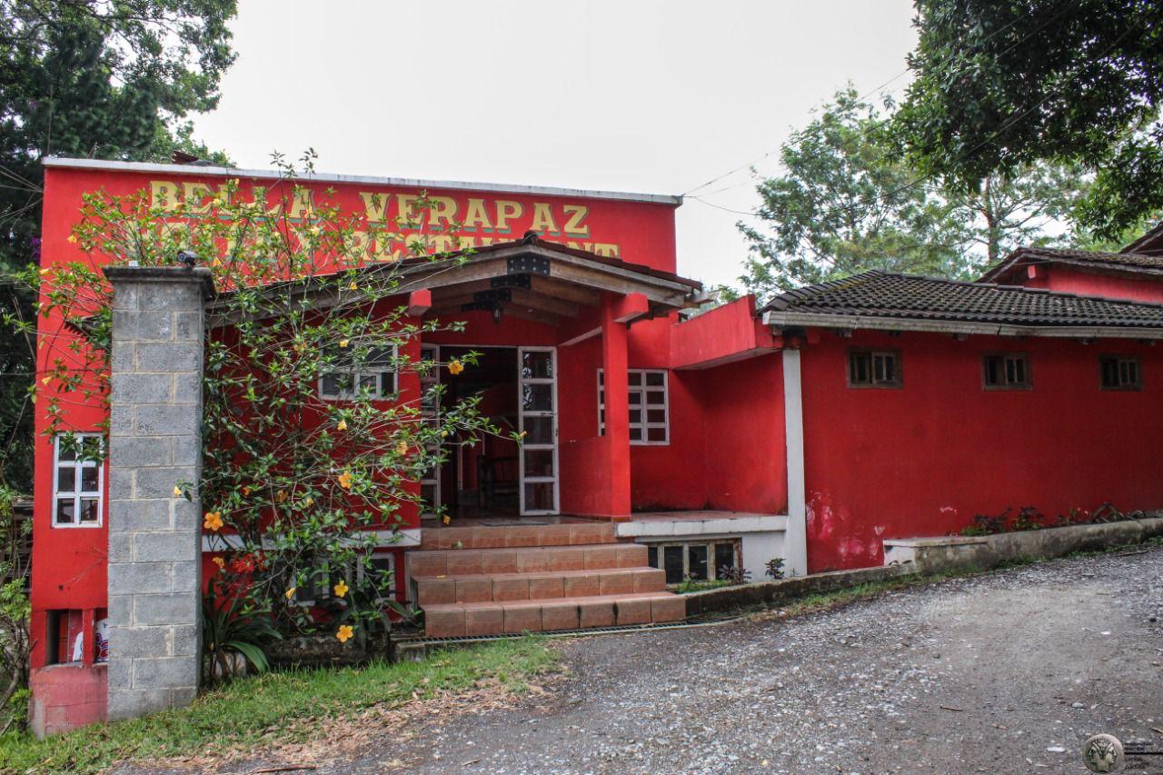 Fachada principal del Hotel Bella Verapaz